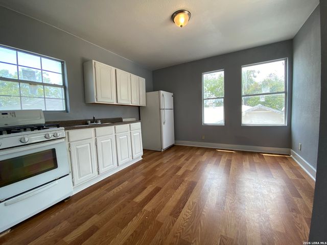 809 Kayton, San Antonio, TX 78210