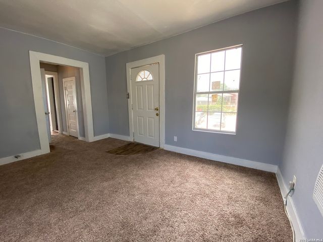 809 Kayton, San Antonio, TX 78210