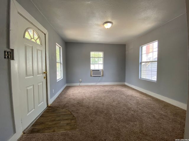 809 Kayton, San Antonio, TX 78210
