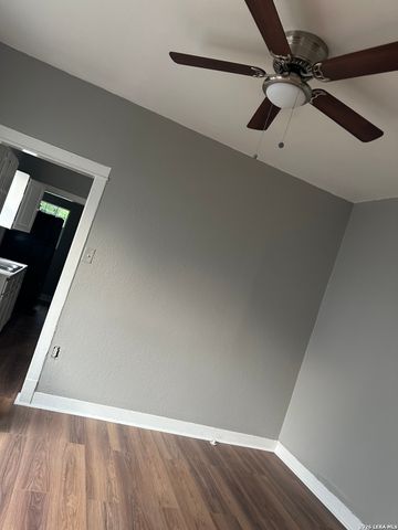 809 Kayton, San Antonio, TX 78210