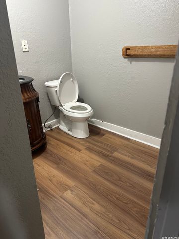809 Kayton, San Antonio, TX 78210