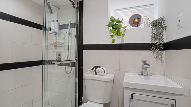 21924 130th Drive, Springfield Gardens, NY 11413