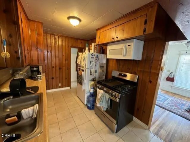 10220 McClemont Avenue, Los Angeles, CA 91042