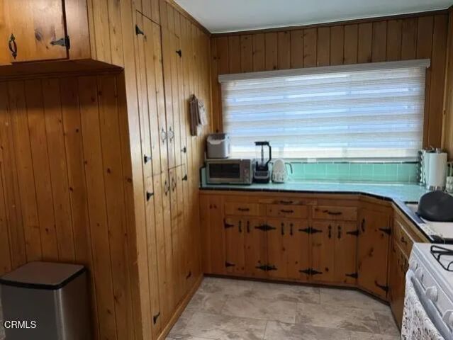 10220 McClemont Avenue, Los Angeles, CA 91042