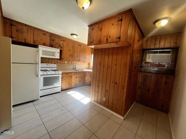 10220 McClemont Avenue, Los Angeles, CA 91042