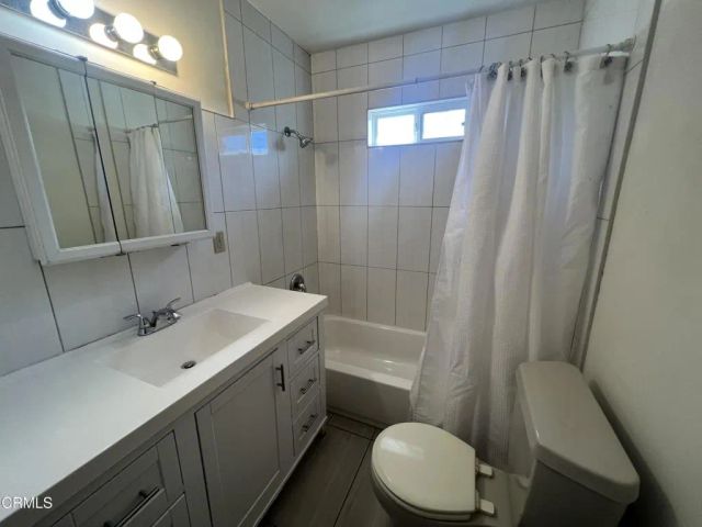 10220 McClemont Avenue, Los Angeles, CA 91042
