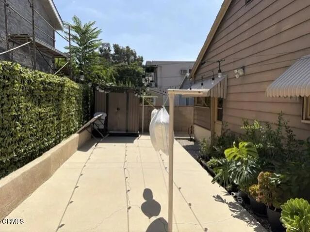 10220 McClemont Avenue, Los Angeles, CA 91042