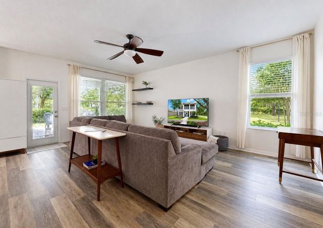 15813 STARLING CROSSING DR, Lithia, FL 33547