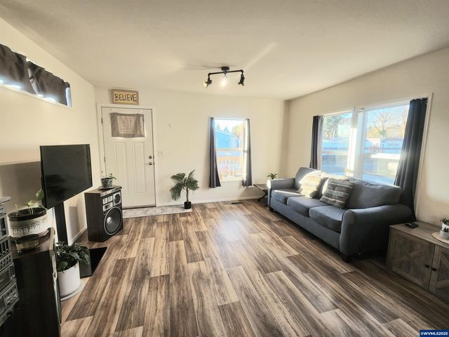 515 SE Sheridan Rd 6, Sheridan, OR 97378