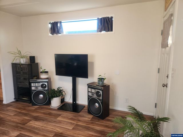 515 SE Sheridan Rd 6, Sheridan, OR 97378