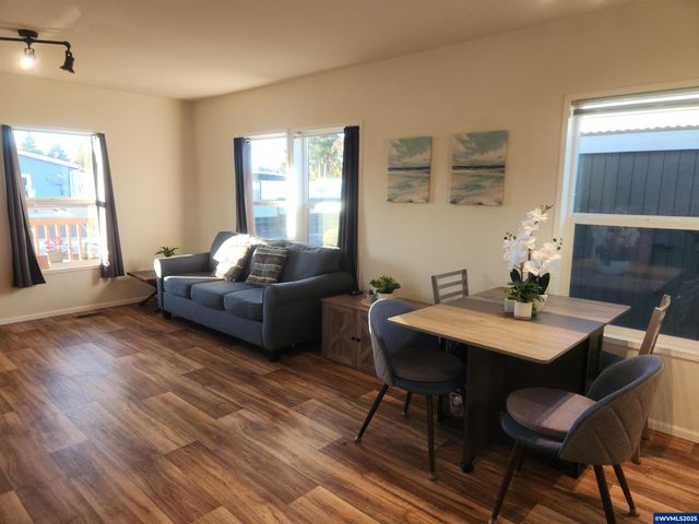 515 SE Sheridan Rd 6, Sheridan, OR 97378