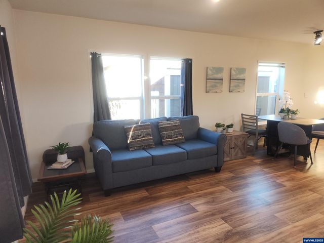 515 SE Sheridan Rd 6, Sheridan, OR 97378