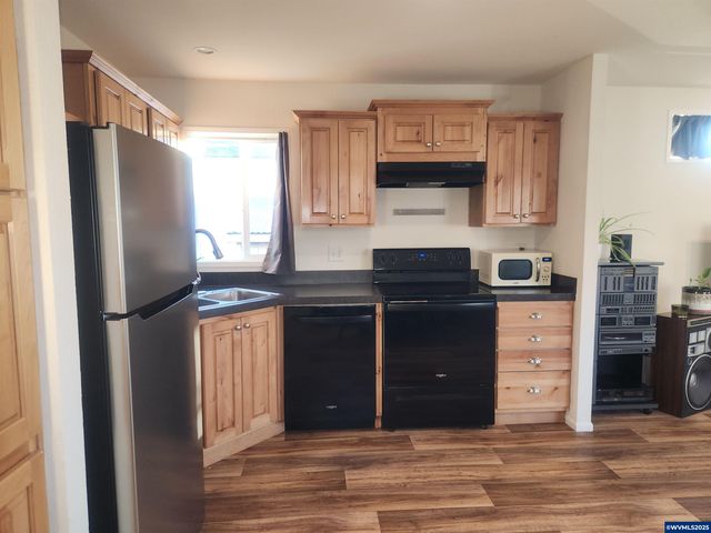 515 SE Sheridan Rd 6, Sheridan, OR 97378