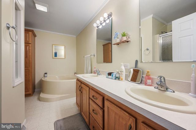 8 PLATINUM DR, Dover, DE 19901