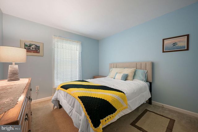 8 PLATINUM DR, Dover, DE 19901