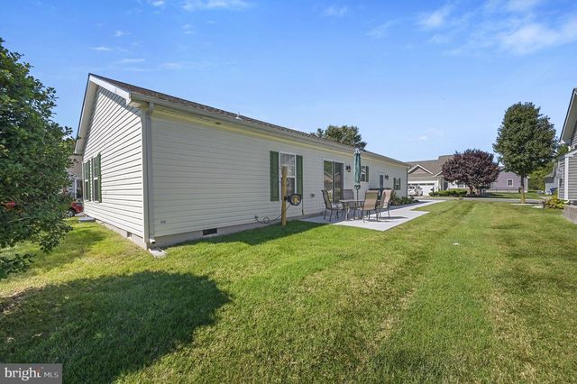 8 PLATINUM DR, Dover, DE 19901
