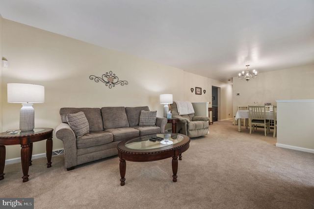 8 PLATINUM DR, Dover, DE 19901
