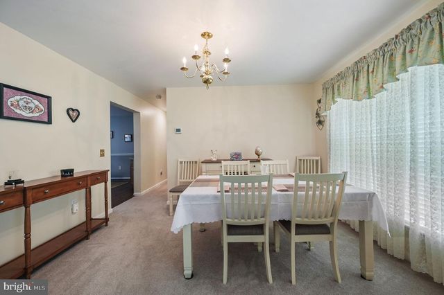8 PLATINUM DR, Dover, DE 19901