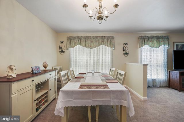 8 PLATINUM DR, Dover, DE 19901