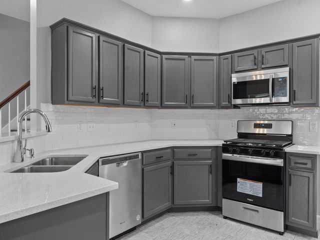 3131 Signal Hill Drive, Friendswood, TX 77546