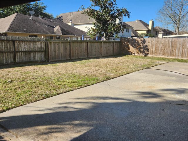 3131 Signal Hill Drive, Friendswood, TX 77546