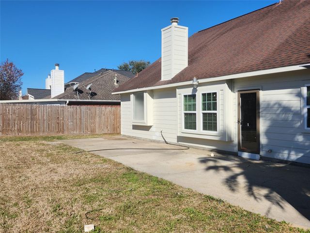 3131 Signal Hill Drive, Friendswood, TX 77546