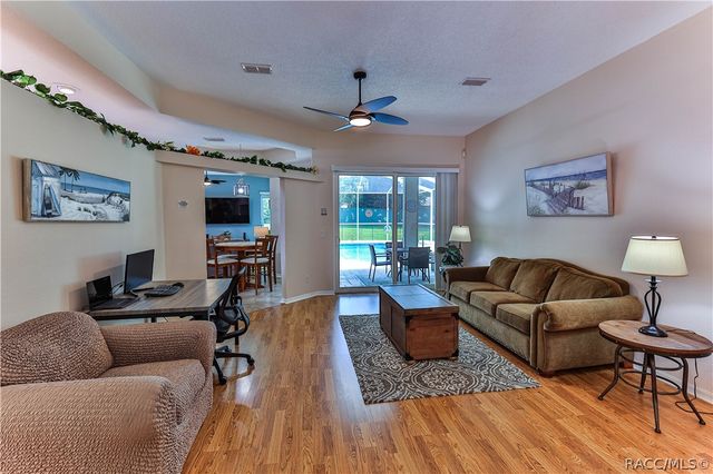 5904 W MEADOWPARK Lane, Crystal River, FL 34429