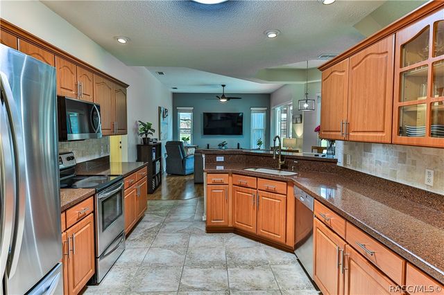 5904 W MEADOWPARK Lane, Crystal River, FL 34429