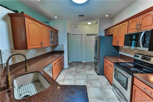 5904 W MEADOWPARK Lane, Crystal River, FL 34429