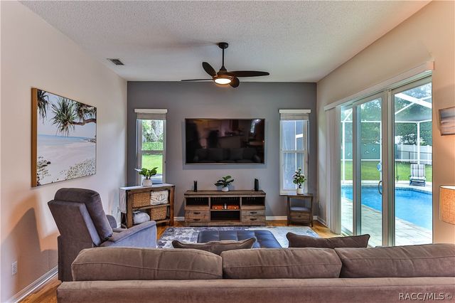 5904 W MEADOWPARK Lane, Crystal River, FL 34429