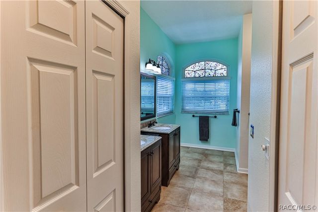 5904 W MEADOWPARK Lane, Crystal River, FL 34429