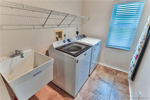 5904 W MEADOWPARK Lane, Crystal River, FL 34429