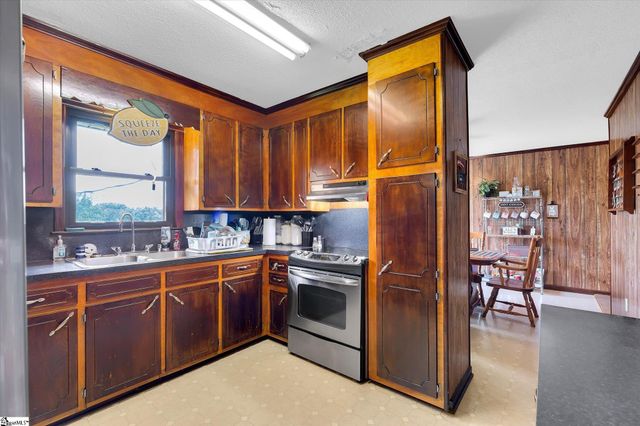 126 Crawford Road, Starr, SC 29684