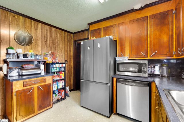 126 Crawford Road, Starr, SC 29684
