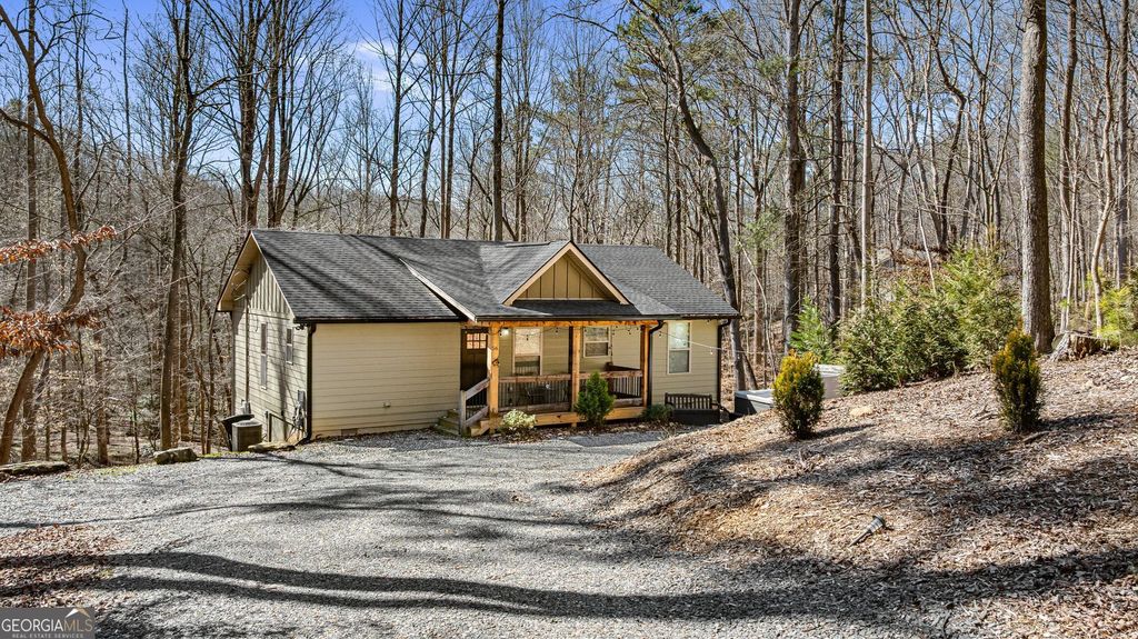 56 Elmwood Circle, Ellijay, GA 30540
