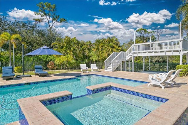 6941 Hunters RD, Naples, FL 34109