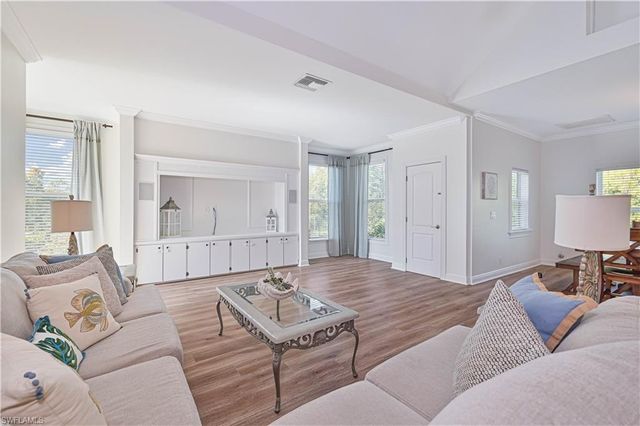 6941 Hunters RD, Naples, FL 34109