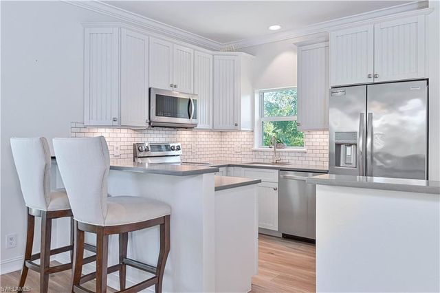 6941 Hunters RD, Naples, FL 34109