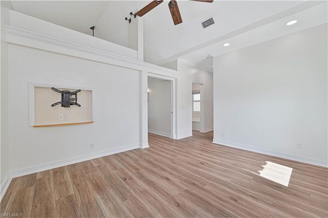 6941 Hunters RD, Naples, FL 34109