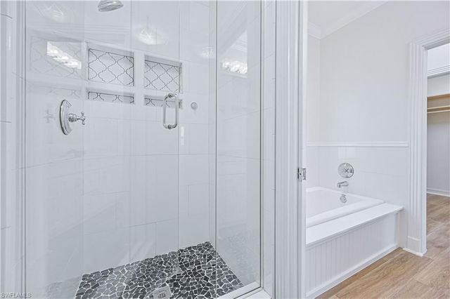 6941 Hunters RD, Naples, FL 34109