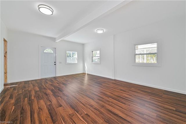 6941 Hunters RD, Naples, FL 34109