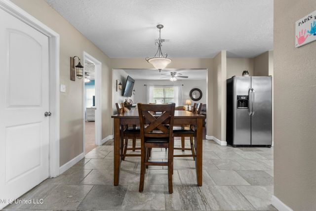14199 Dundeewood Road, Biloxi, MS 39532