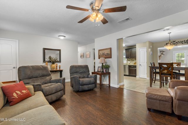 14199 Dundeewood Road, Biloxi, MS 39532
