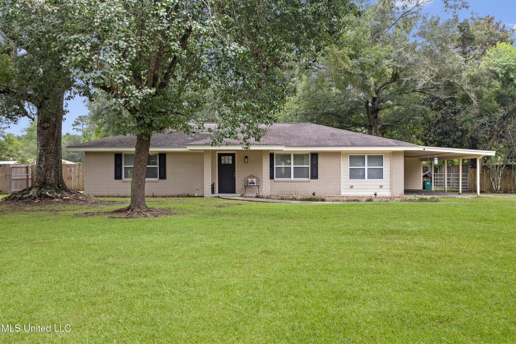 14199 Dundeewood Road, Biloxi, MS 39532
