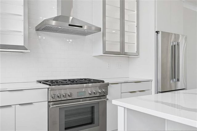 66 1st Street, Oakmont, PA 15139