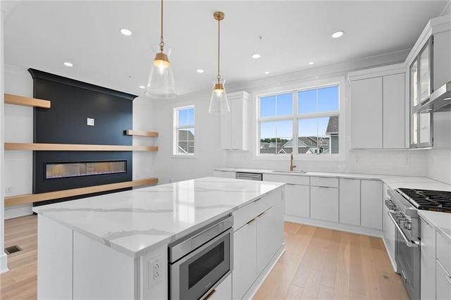 66 1st Street, Oakmont, PA 15139