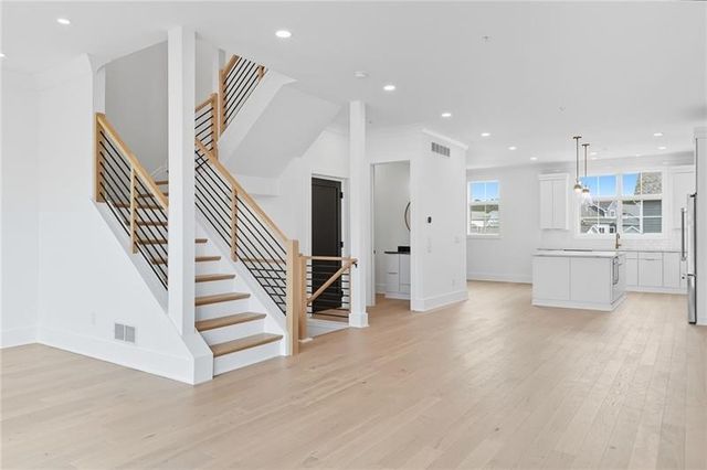 66 1st Street, Oakmont, PA 15139