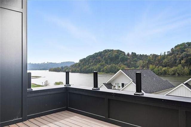 66 1st Street, Oakmont, PA 15139