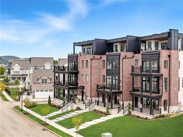 66 1st Street, Oakmont, PA 15139