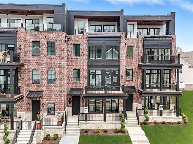 66 1st Street, Oakmont, PA 15139